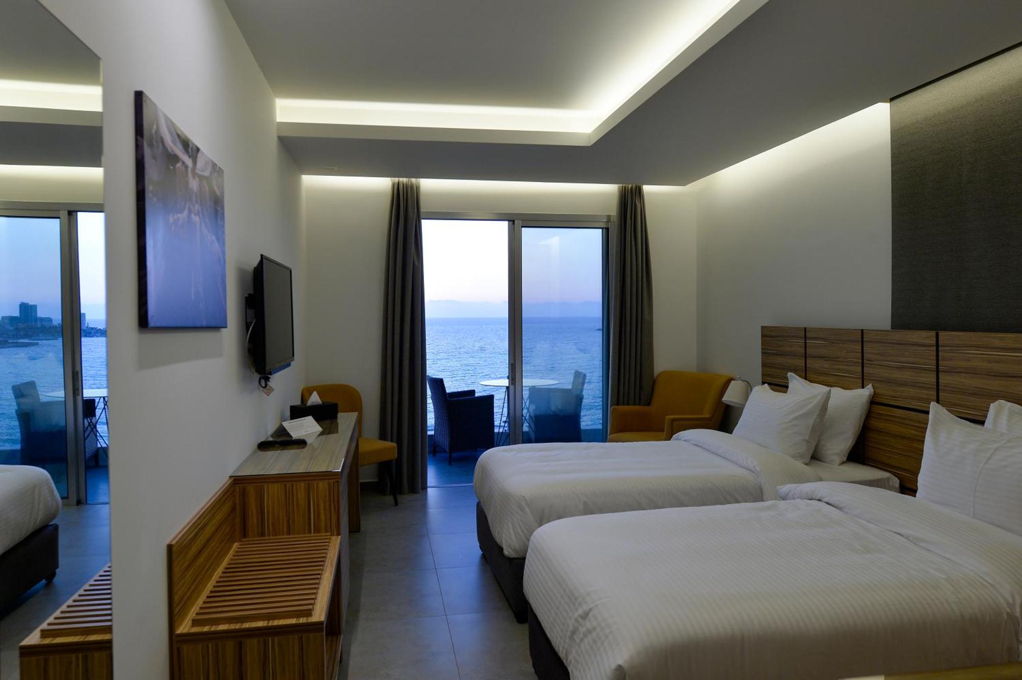 Zett Hotel Jounieh Esterno foto