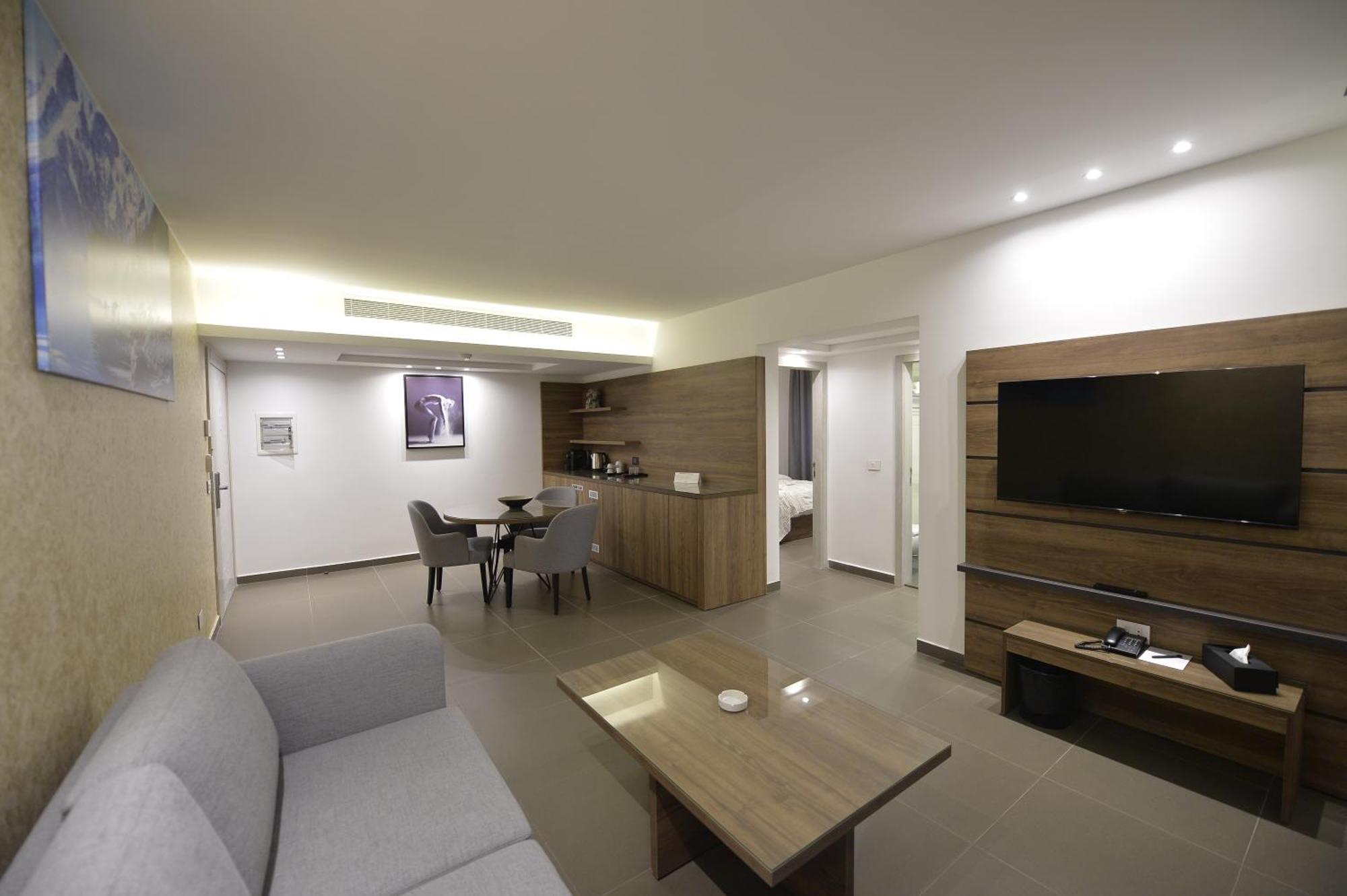 Zett Hotel Jounieh Esterno foto